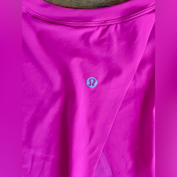 Lululemon short sleeve quick dry shirt. Size tag removed measures 6, NWOT. - Picture 5 of 7